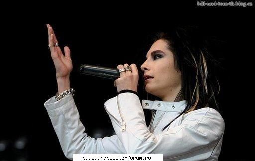 Faze penibile... - B ...la naiba! :x am uitat versurile :x :x cred k - ~All about our ROCK STAR~~